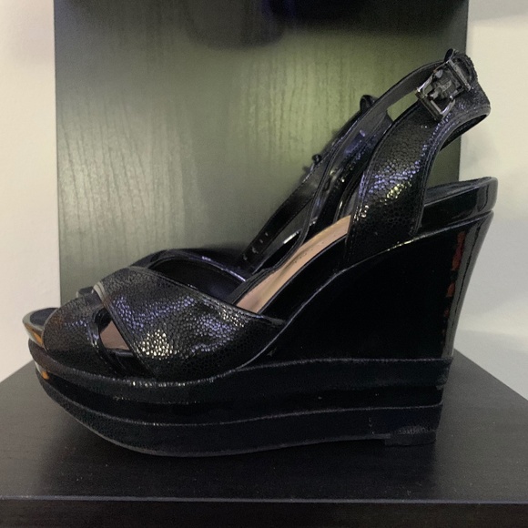 Gianni Bini Black Wedges - Picture 1 of 3
